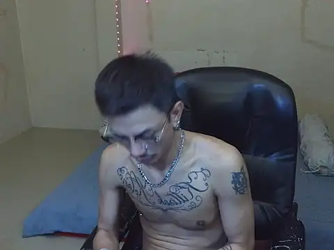 Jackblack203425 online show from November 19, 9:36 pm