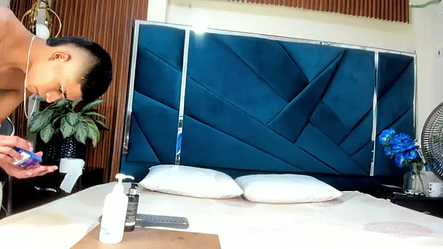 Emiliano Reyes online show from November 1, 2:15 am