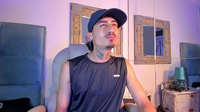 Mr Strike online show from January 6, 7:18 pm