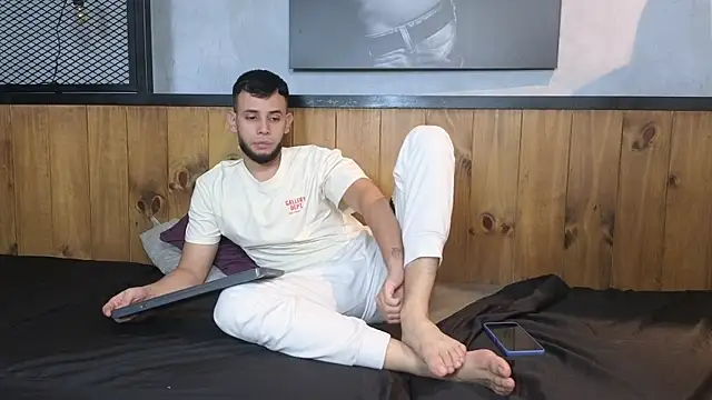 Maxcole 07 online show from January 11, 7:39 pm