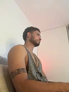 AUSTINN TORRES online show from March 11, 1:01 am