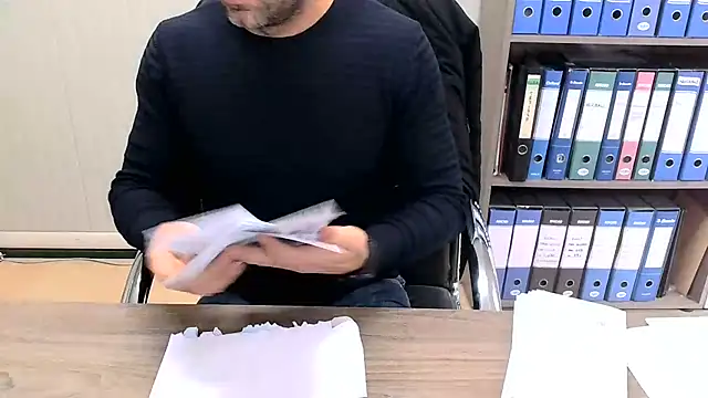 Evasionee online show from December 5, 8:32 am