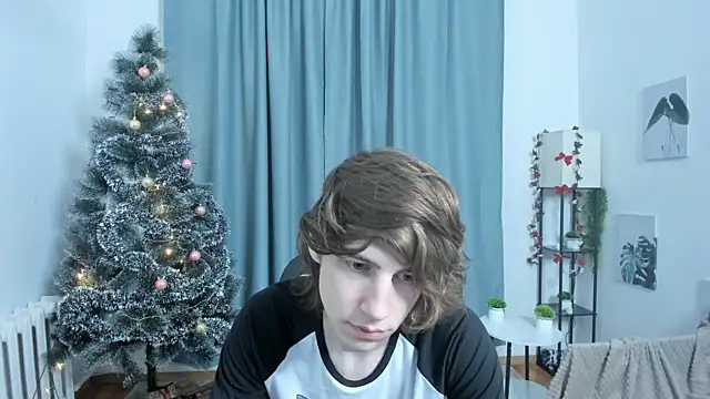 AvenGlow online show from December 18, 5:14 am