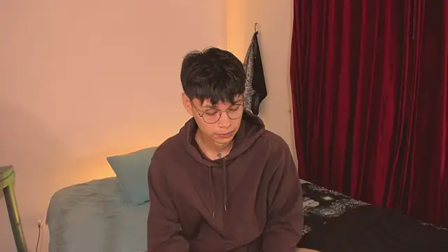 estmonnn online show from November 7, 12:03 am