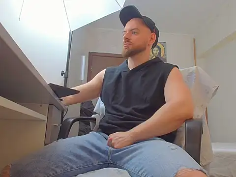 Ryanstone  online show from March 28, 7:41 am