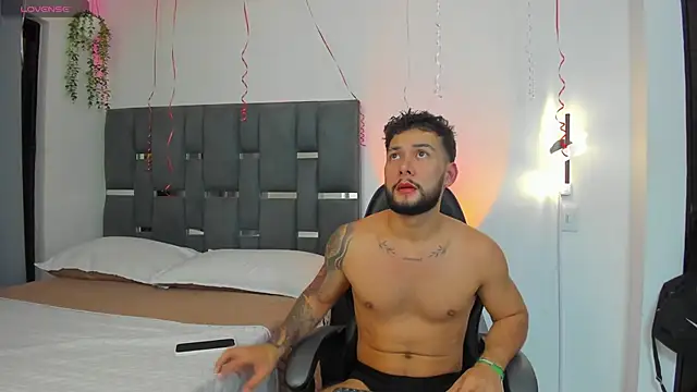 noah corvelle online show from February 24, 4:46 am