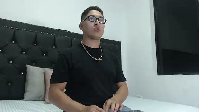 DanteVoss online show from November 7, 3:32 am