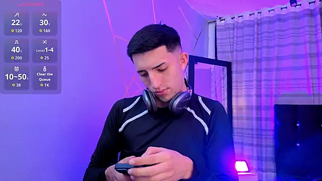 Un Sluttyy online show from December 4, 12:23 pm