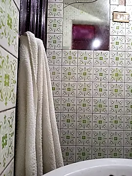 themorenofit08 online show from February 25, 10:33 pm