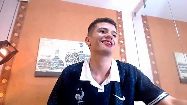 Lucian Mills online show from November 8, 11:19 pm