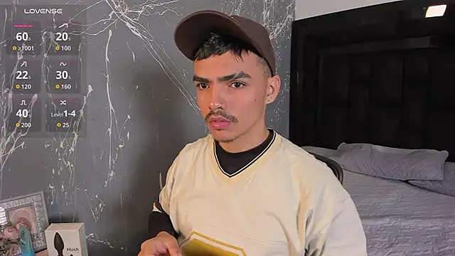 NicoKingg  online show from November 17, 3:20 am