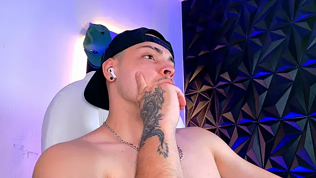 Maxwell Dupont online show from December 2, 10:24 pm