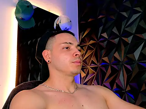 Maxwell Dupont online show from November 12, 10:03 pm