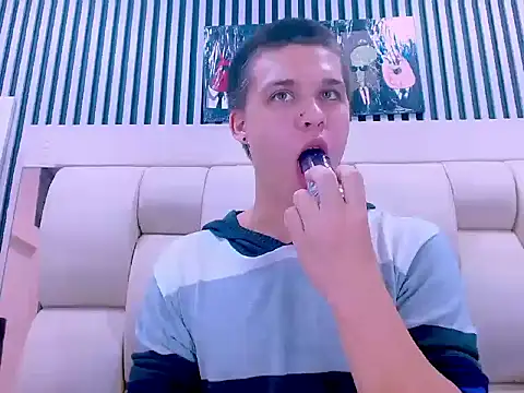 Liam York  online show from December 4, 5:14 am