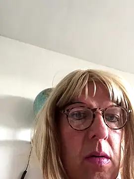 simone xdressing online show from September 13, 1:12 pm