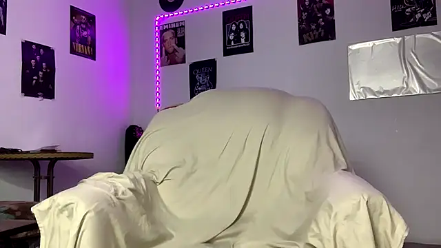 Huntall77 online show from March 3, 3:08 pm