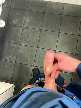 lukasDickpic12 online show from January 11, 12:26 am