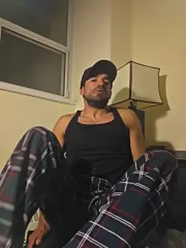 piggylatino online show from February 22, 4:03 am