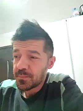 Snapshot of Dale_E chatting on December 18, 1:48 am Dale E online show from December 18, 1:48 am