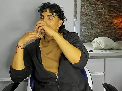 MattFiore online show from January 11, 7:50 pm