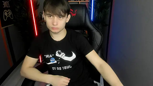 AlejandroEllias online show from February 4, 9:04 am