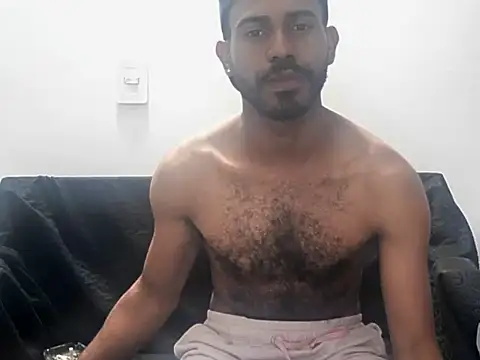 alberthot11 online show from January 7, 8:25 pm