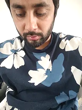 Cute Lucky online show from April 1, 9:33 am