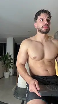 Valenthino Salvatore online show from February 27, 4:13 am