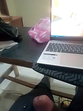 LovelyHughes online show from April 7, 11:49 pm