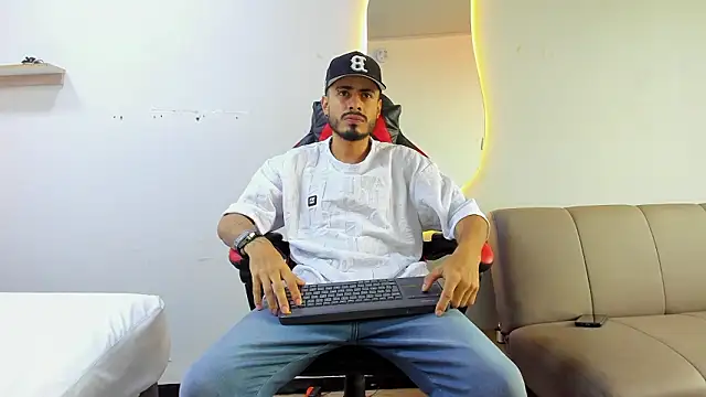 MatthewCullen online show from February 6, 8:28 pm