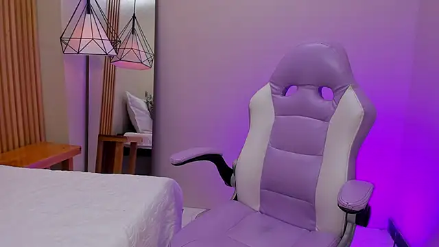 Ethan Jamees online show from December 18, 2:35 pm