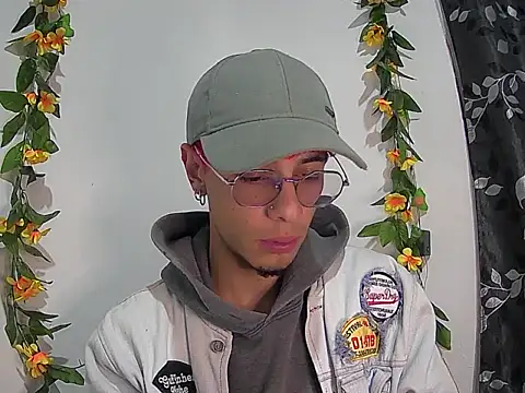 2 milo verus 4 online show from December 1, 6:05 am