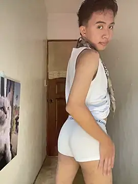 asiantwink0000 online show from February 3, 6:11 am