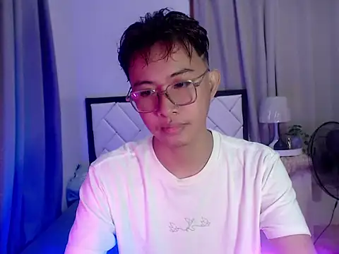 asiantwink0000 online show from February 19, 11:06 am