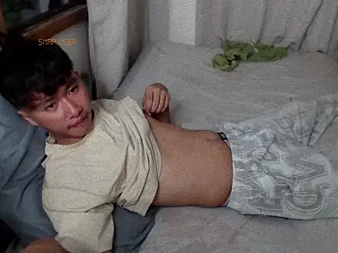 asiantwink0000 online show from November 30, 5:15 pm