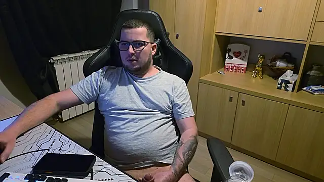 kevinnlovelly online show from January 31, 7:11 pm