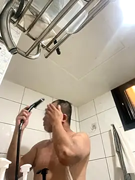 chenweine online show from November 30, 5:04 pm