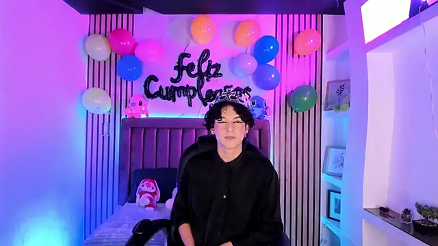 SthepanodiMonaco online show from April 10, 3:13 am