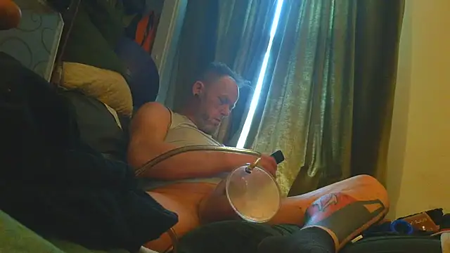 Prcdnhng690 online show from April 25, 12:52 pm