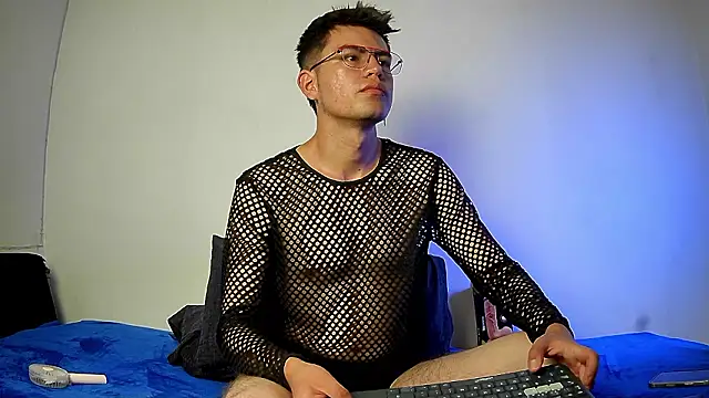 nicolatinboy online show from February 7, 9:31 pm