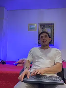 williamsmiiths16 online show from March 4, 4:25 pm