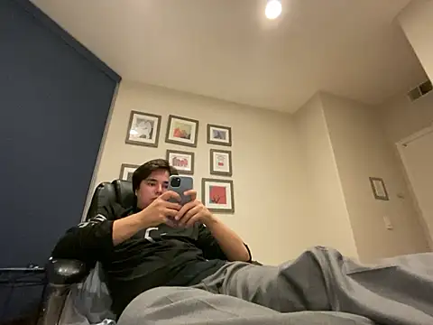 phantom898983 online show from December 18, 1:56 am