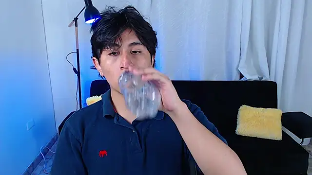 Zyan18 online show from January 5, 8:34 pm