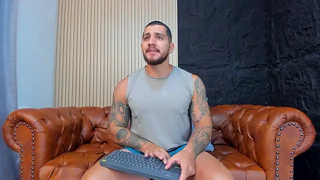 KyleNorth  online show from March 27, 8:32 pm