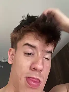 maxxcooper1 online show from December 15, 7:44 pm