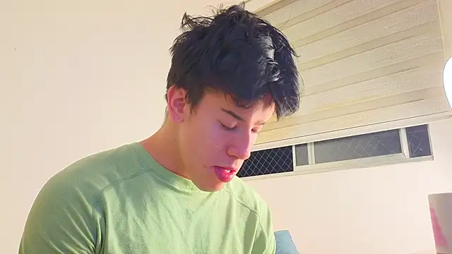 maxxcooper1 online show from February 5, 4:19 am