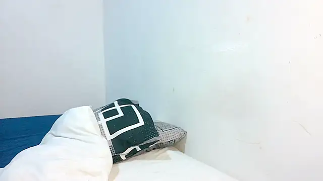 Sthefanyx2 online show from April 2, 1:03 am