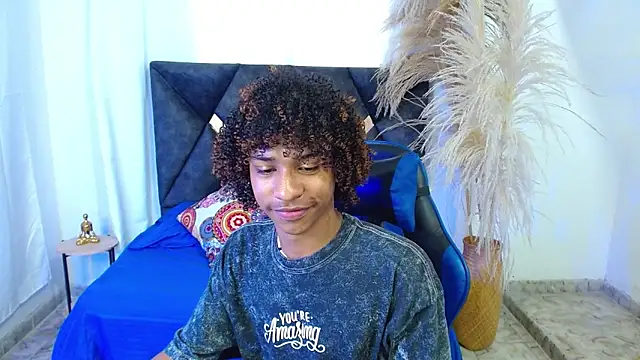 angelll18  online show from February 28, 9:58 pm