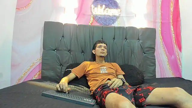 Straight Guy22 online show from January 10, 4:17 am