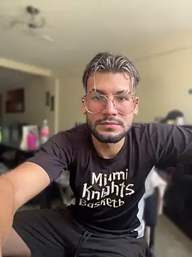 thedragonboyxxx online show from April 10, 2:35 pm